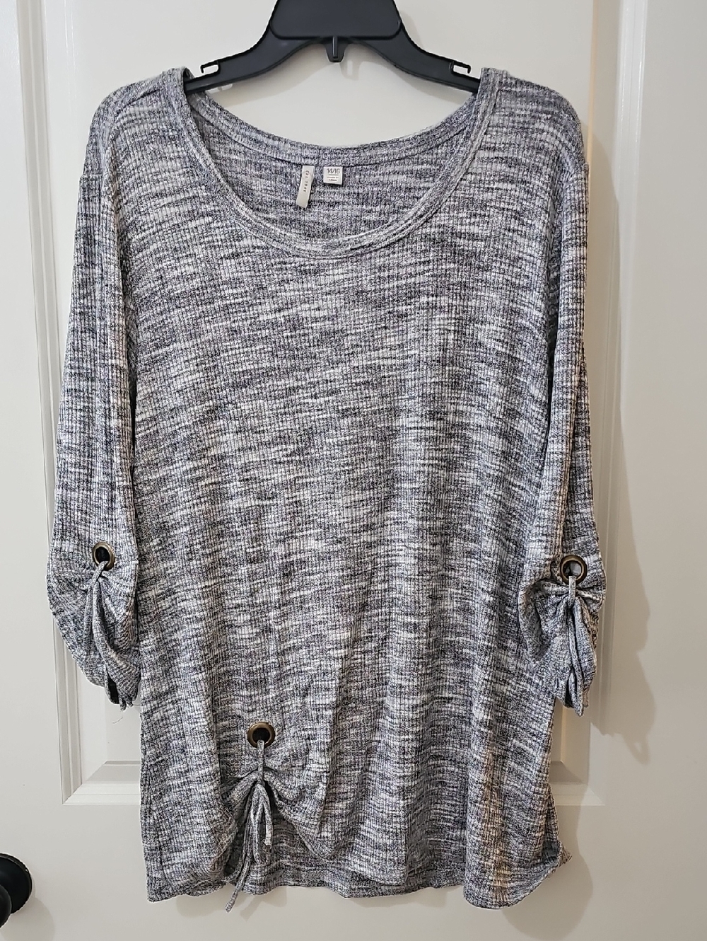 Heathered Gray Long Sleeve Tie-Detail Women's Top